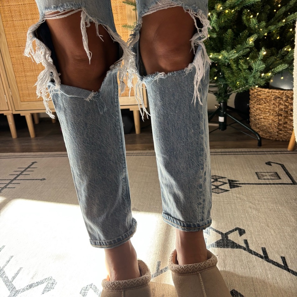 American Eagle Outfitters | Size 4 | Light Blue Distressed Straight Leg Jeans - Picture 4 of 10